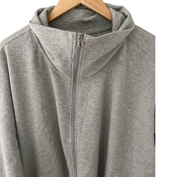 Old Navy Gray Full Zip Funnel Neck Ribbed Performance Jacket NWT Size XS - Picture 4 of 9